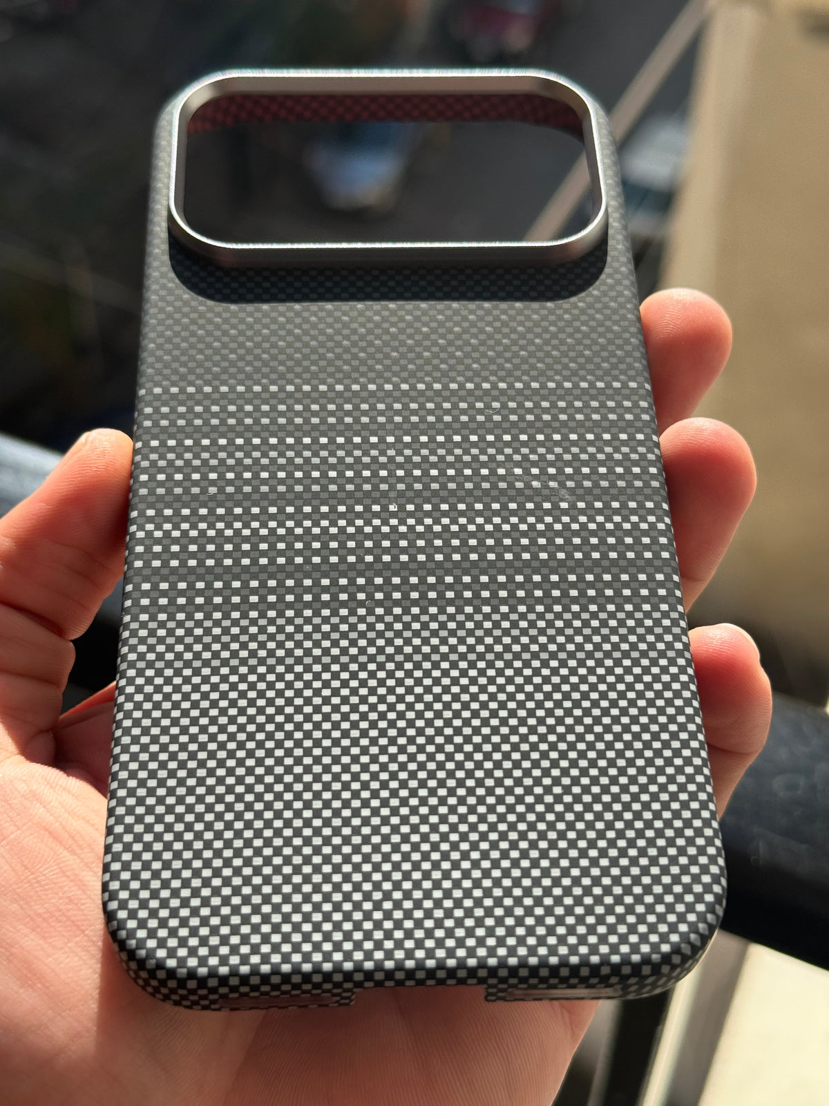 Black Knit MagSafe Case iPhone – MagSafe Alignment Demo