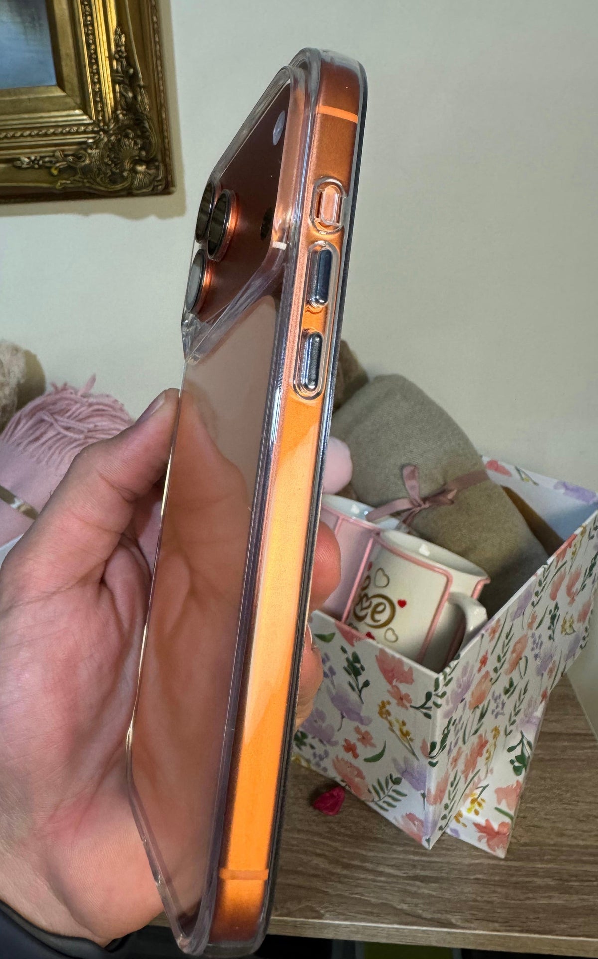 Gear4 iPhone 17 clear rubber case packaging box