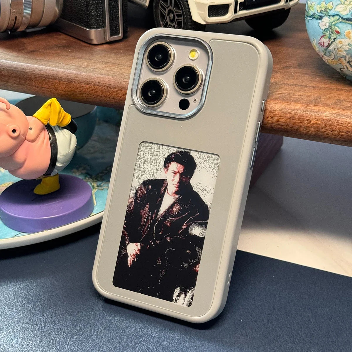 DIY smart screen iPhone case