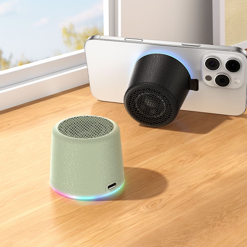 Magnetic mini speaker with Bluetooth connection HC49
