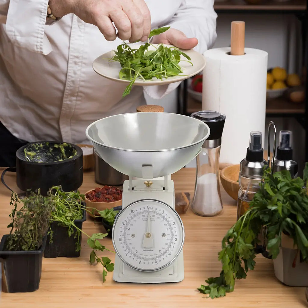 Green Lion Vintage Kitchen Scale – tare function detail