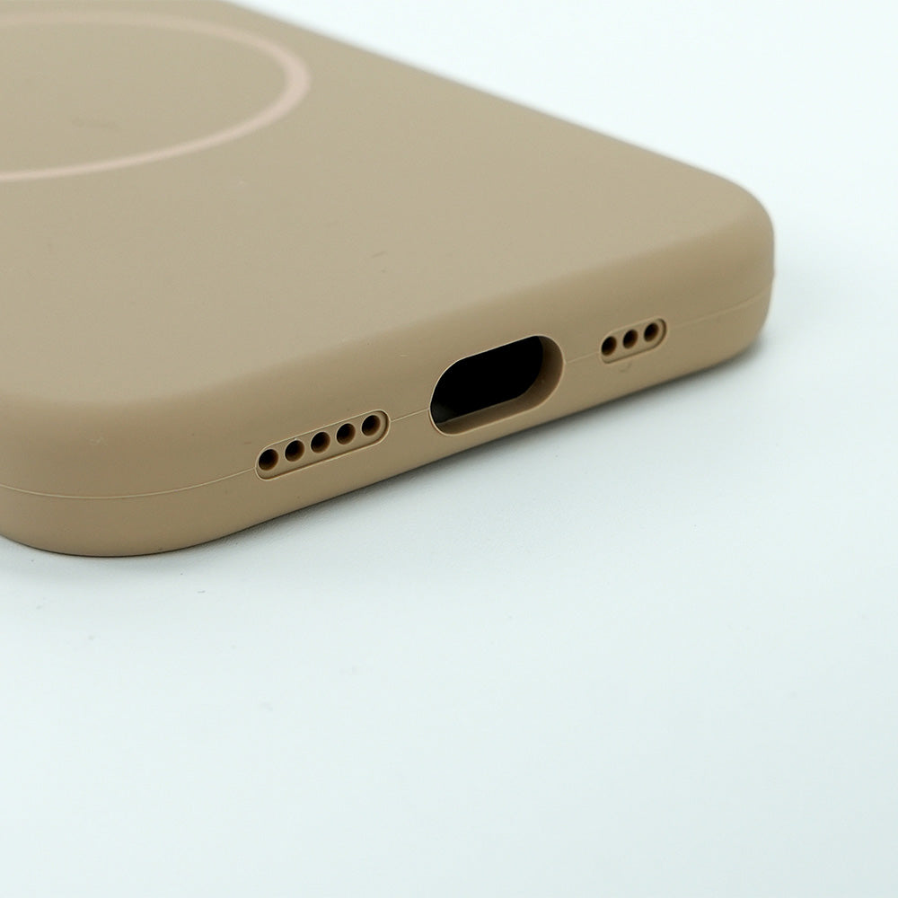 Silicone case visible MagSafe ring color options