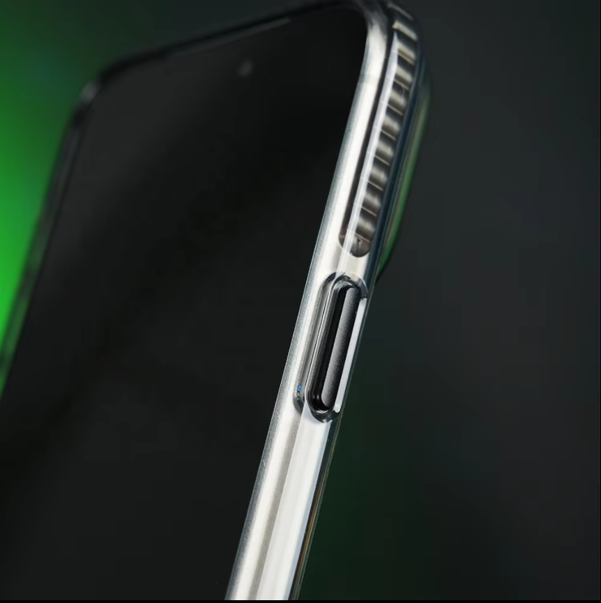 Luxury Puloka Rimowa-inspired case with durable bumper frame.
