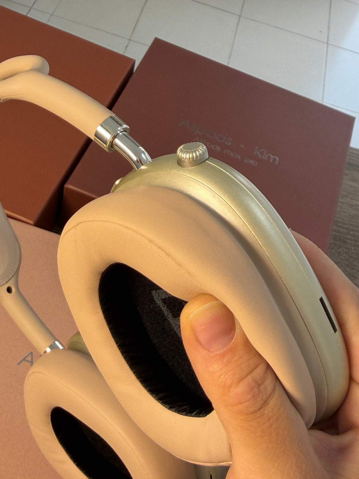 AirPods Max Pro x Kim Style – AAA Premium Wireless Over-Ear Headphones