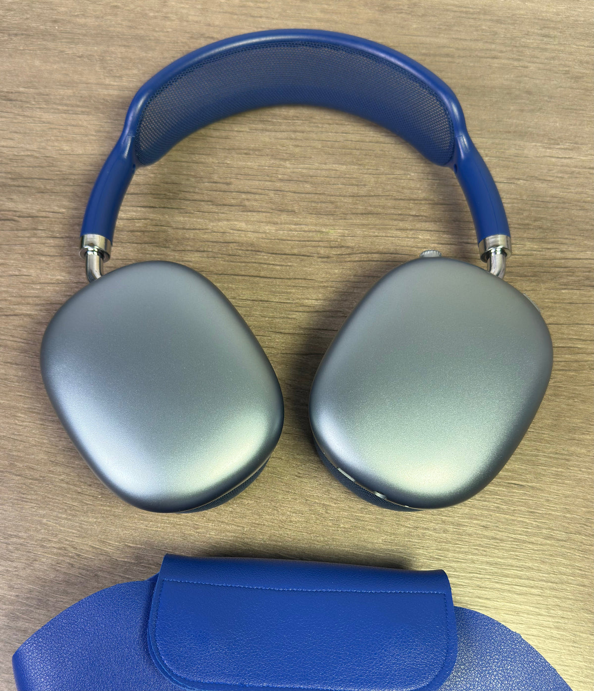 AirPods Max Style AAA Premium Headphones – On Wrist Size