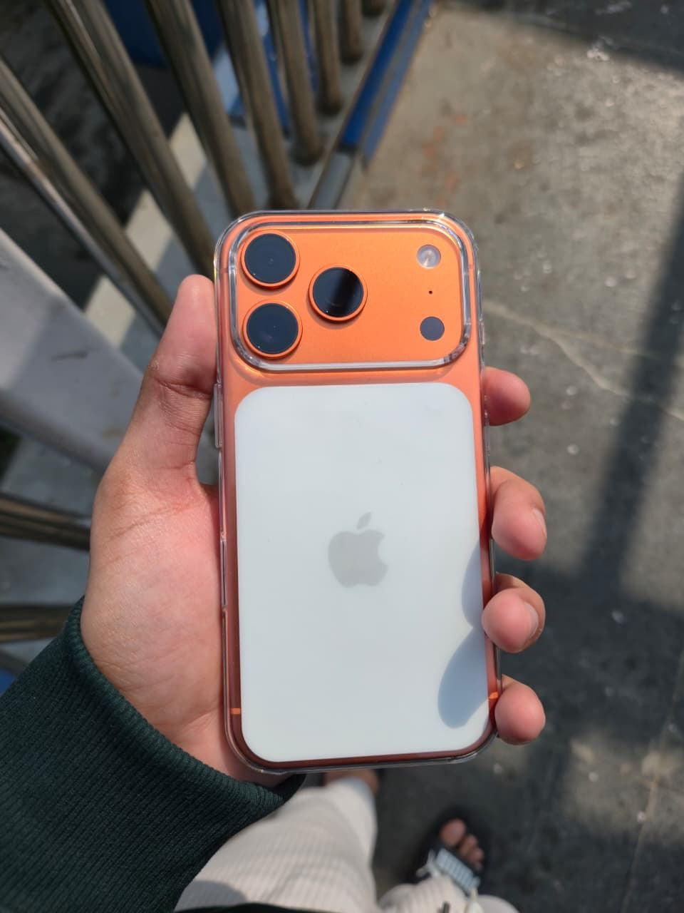 iPhone 17 Pro Max MagSafe Clear Case White Back – PhoneHub Lebanon
