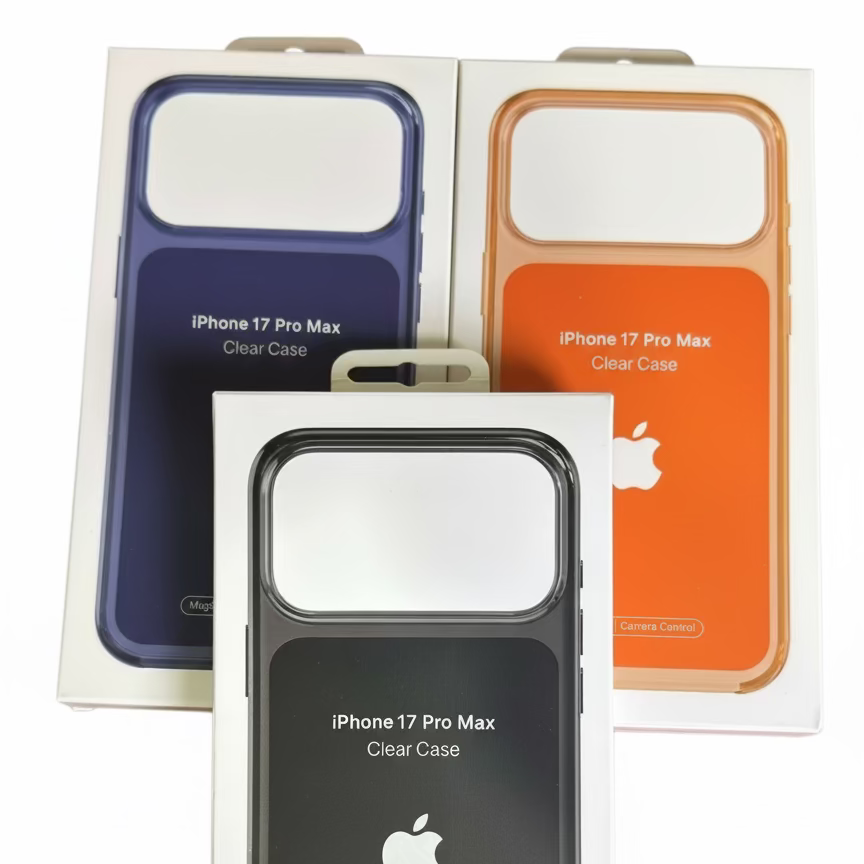 iPhone 17 MagSafe clear case anti-yellowing back detail