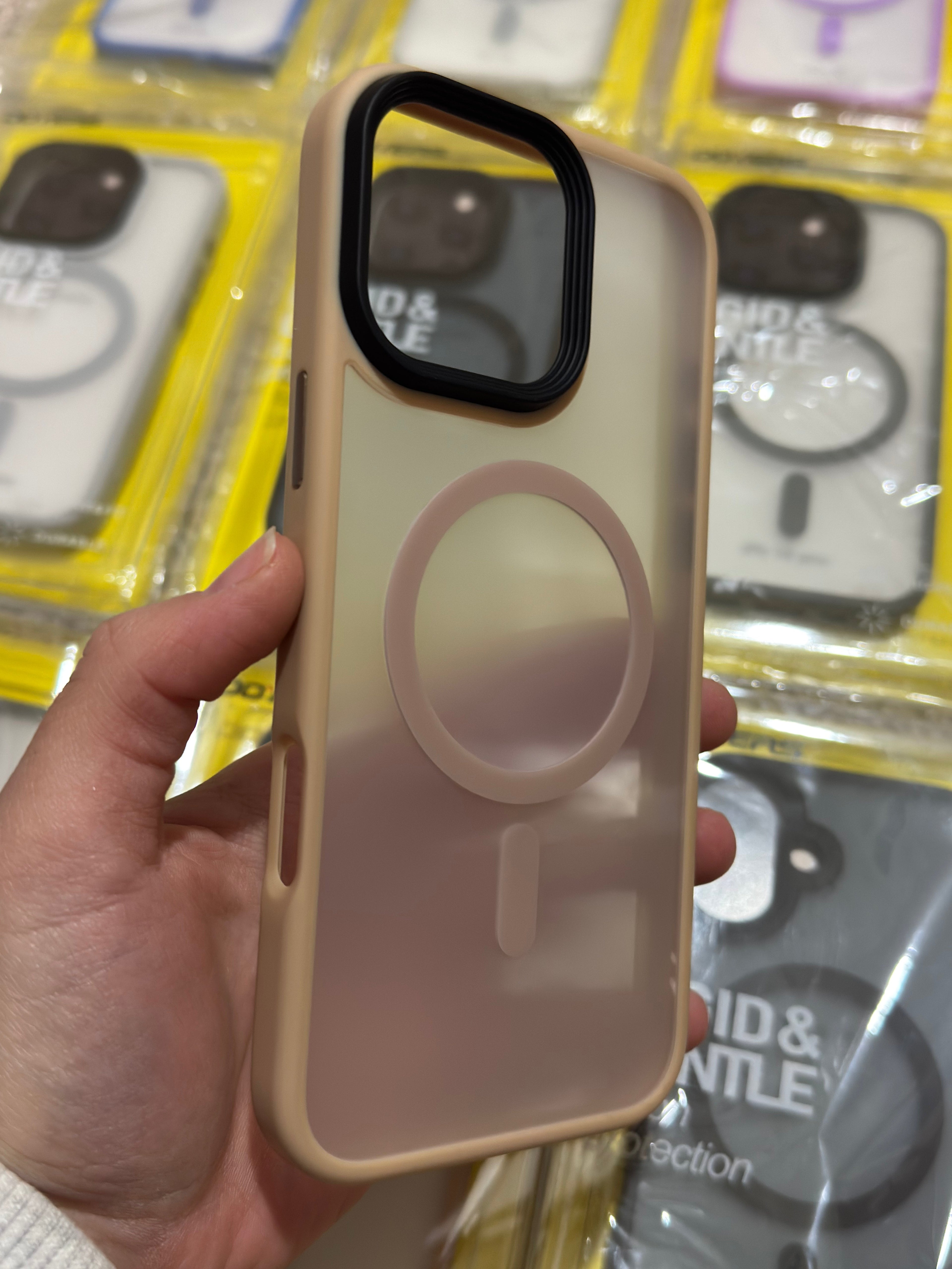Doyers matte case MagSafe alignment demo iPhone 16