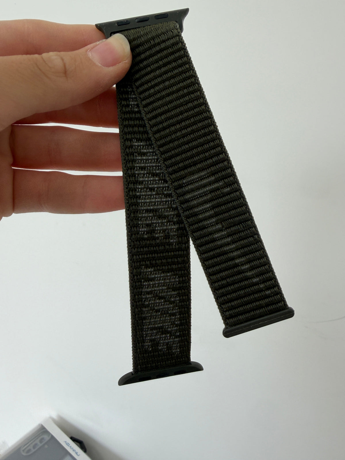 Woven Nylon Apple Watch Band – Quick-Release Connectors