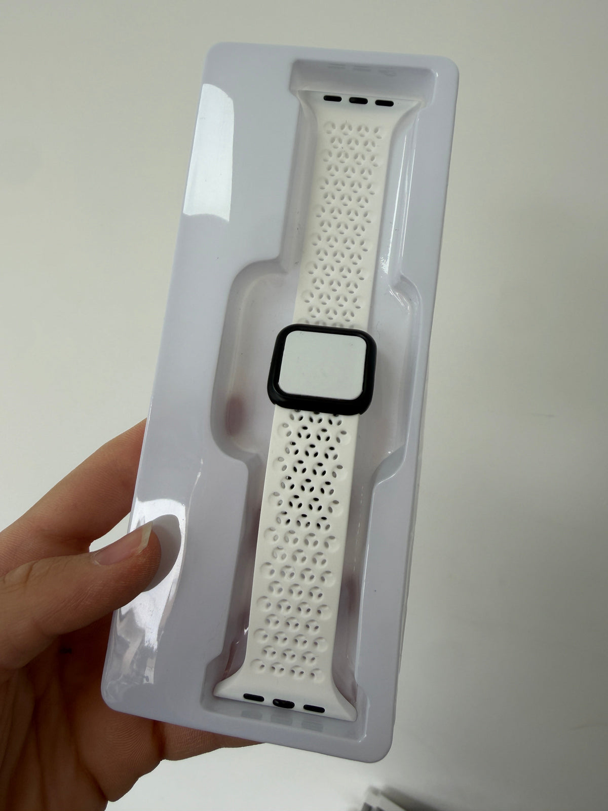 Silicone Magnetic Apple Watch Band Pink – Magnetic Buckle Closure