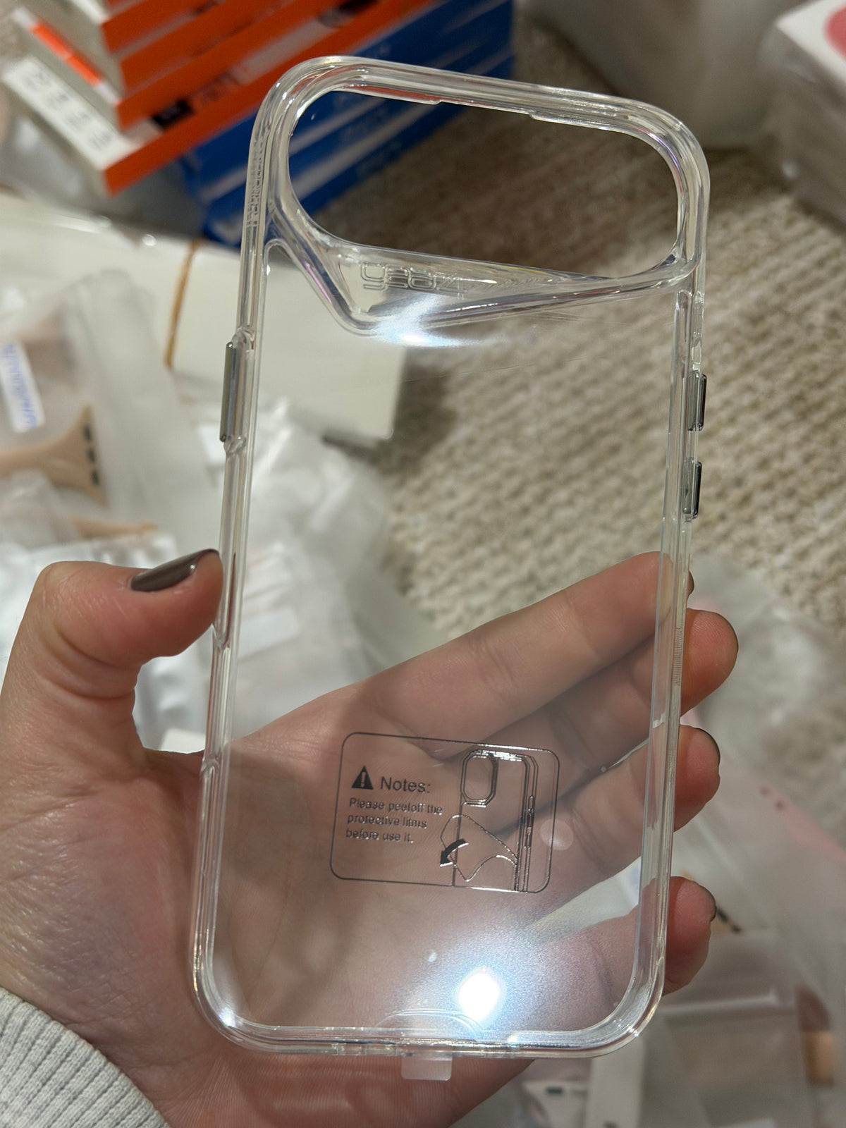 Gear4 Hard Rubber Clear Case – iPhone 17/18 Series