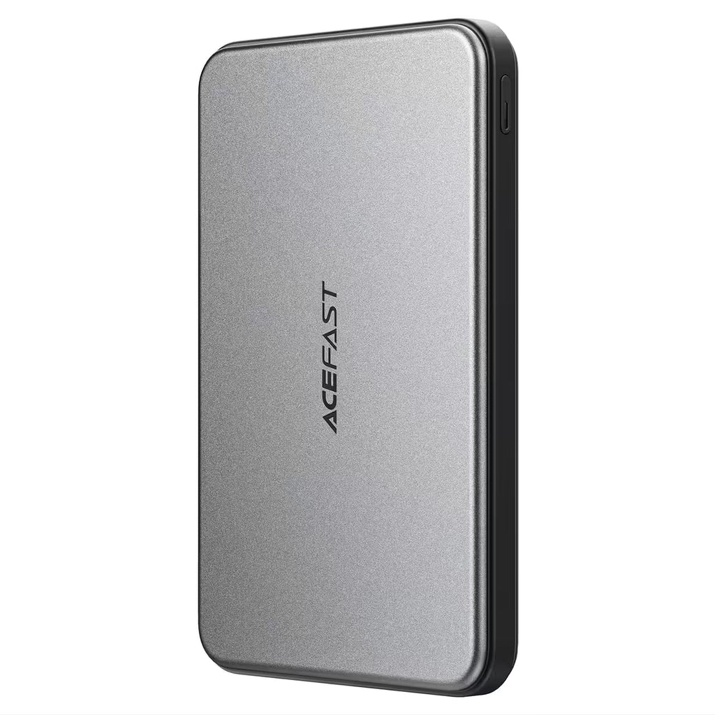 20W PD fast charging power bank with magnetic alignment feature
