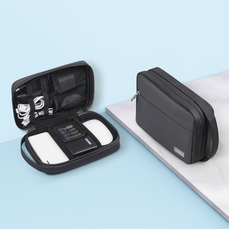 Travel organizer pouch for cables and accessories
