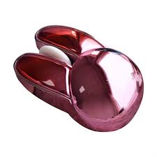 Silent click wireless mouse with ergonomic shape for comfortable use
