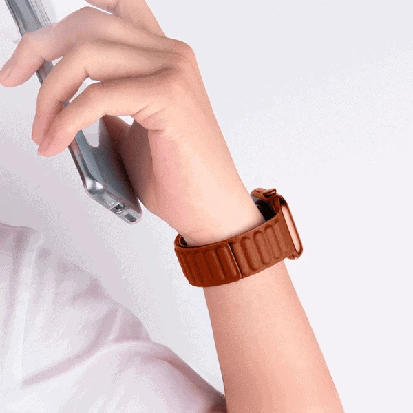 Hoco WA23 Leather Chain Magnetic Strap - On Apple Watch