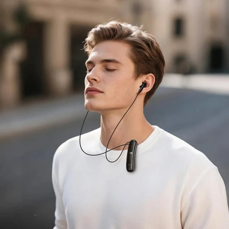 Portable HOCO ES77 lavalier earphone for calls and recording.
